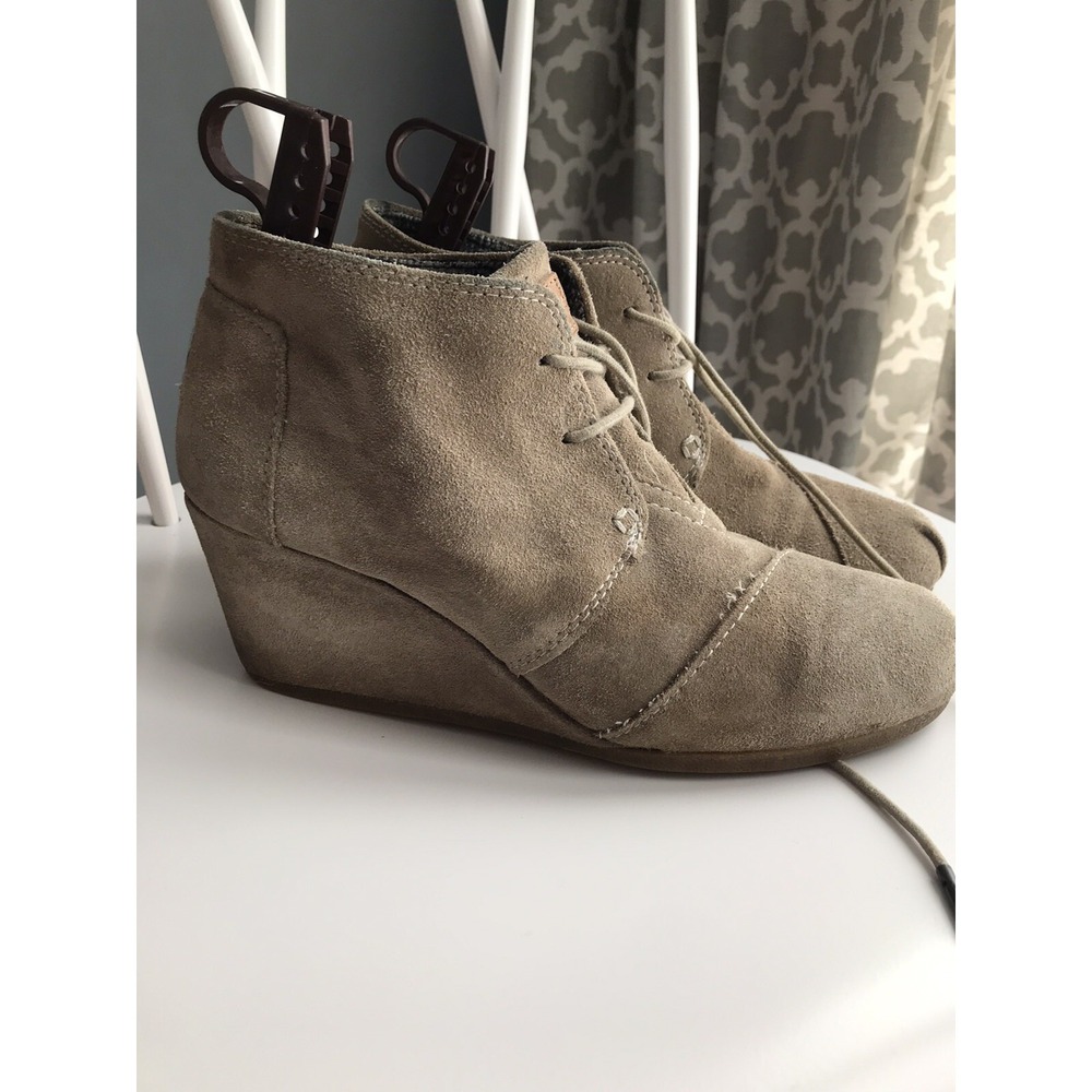 TOM'S Womens Size 9 W Desert Suede Booties Lace Up Tan Brown
